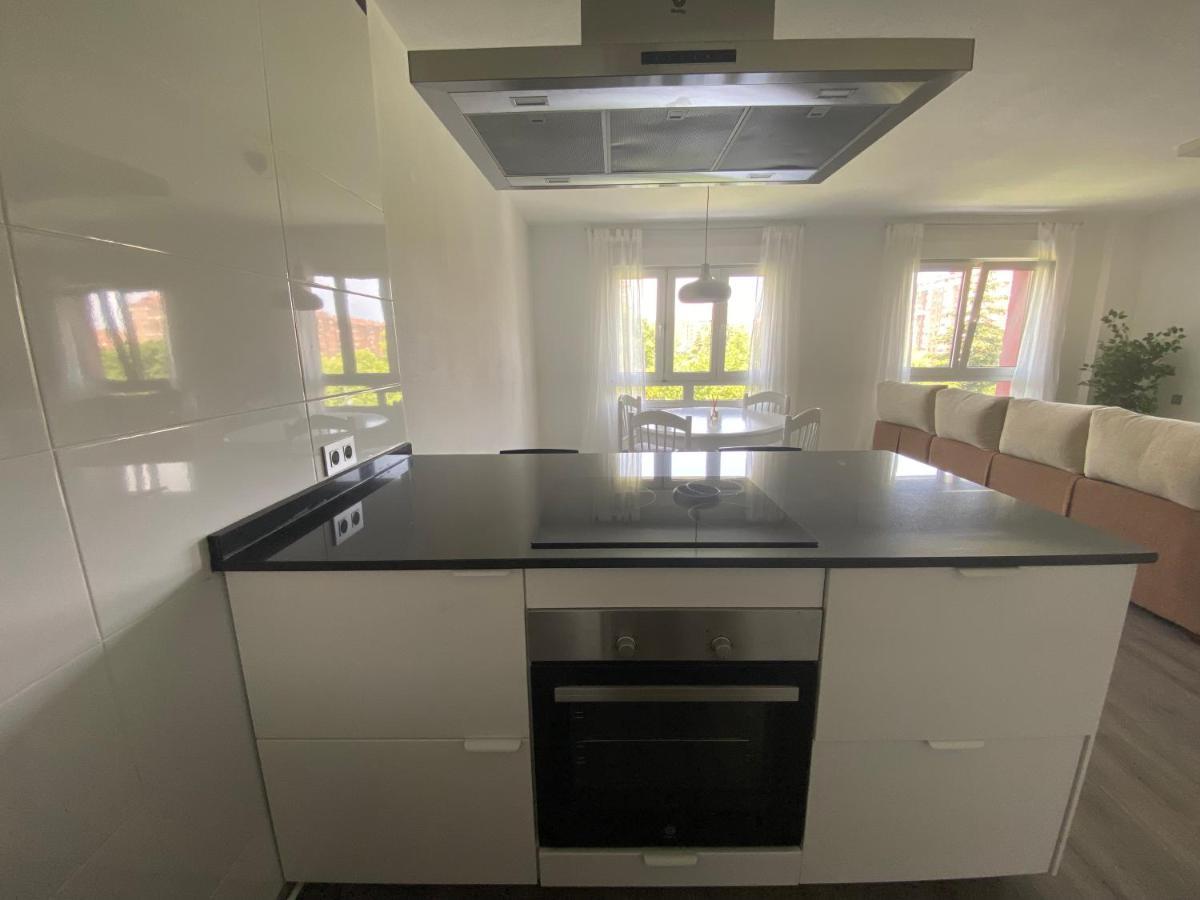 173A Amplio Apartamento Moderno 기욘 외부 사진