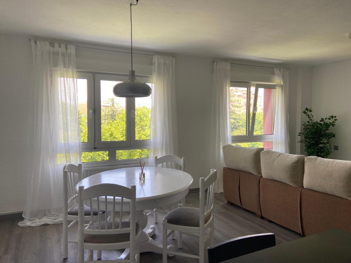 173A Amplio Apartamento Moderno 기욘 외부 사진