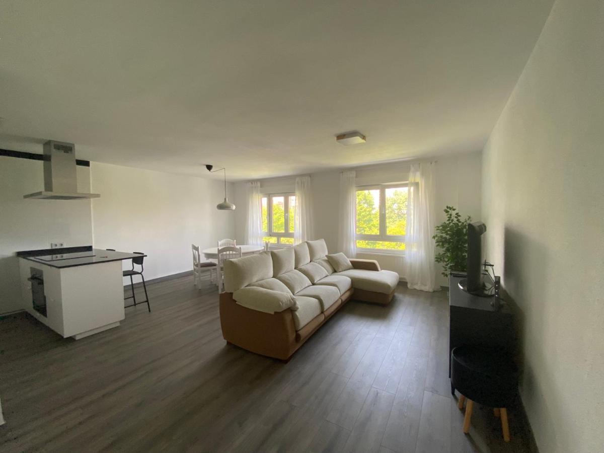 173A Amplio Apartamento Moderno 기욘 외부 사진